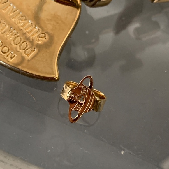 Vivienne Westwood New Beautiful Gold Spinning Engraved Heart & Clip Earrings - Picture 6 of 7